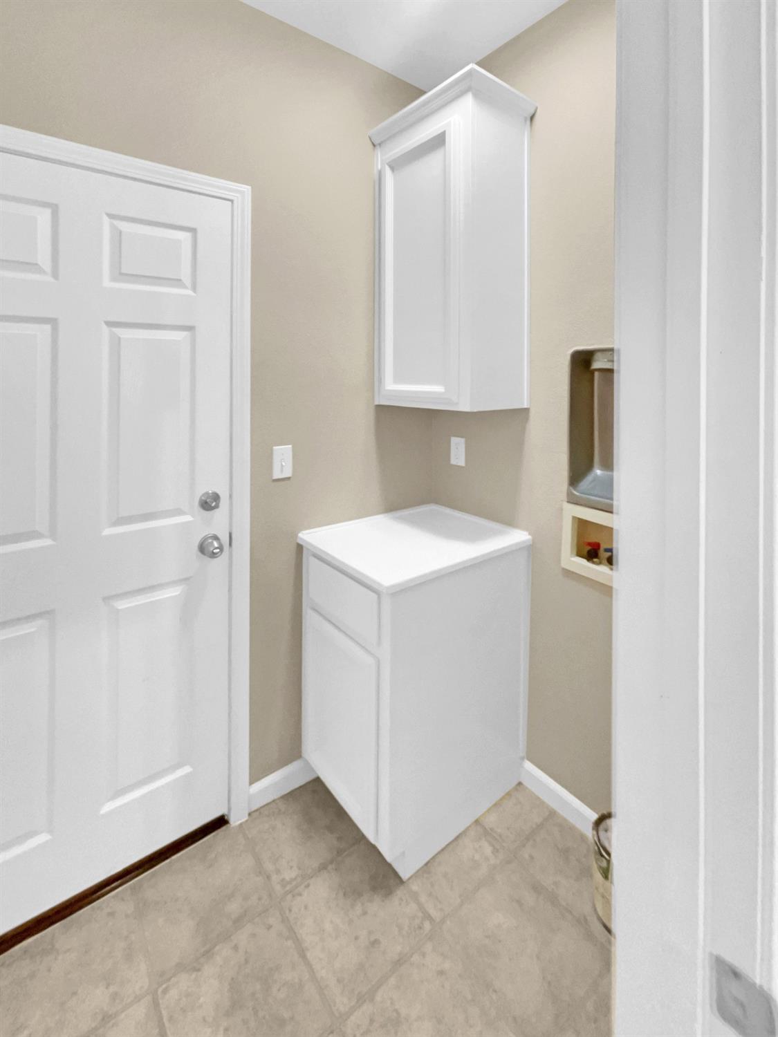 Detail Gallery Image 14 of 31 For 8844 Imray Way, Elk Grove,  CA 95624 - 3 Beds | 2/1 Baths