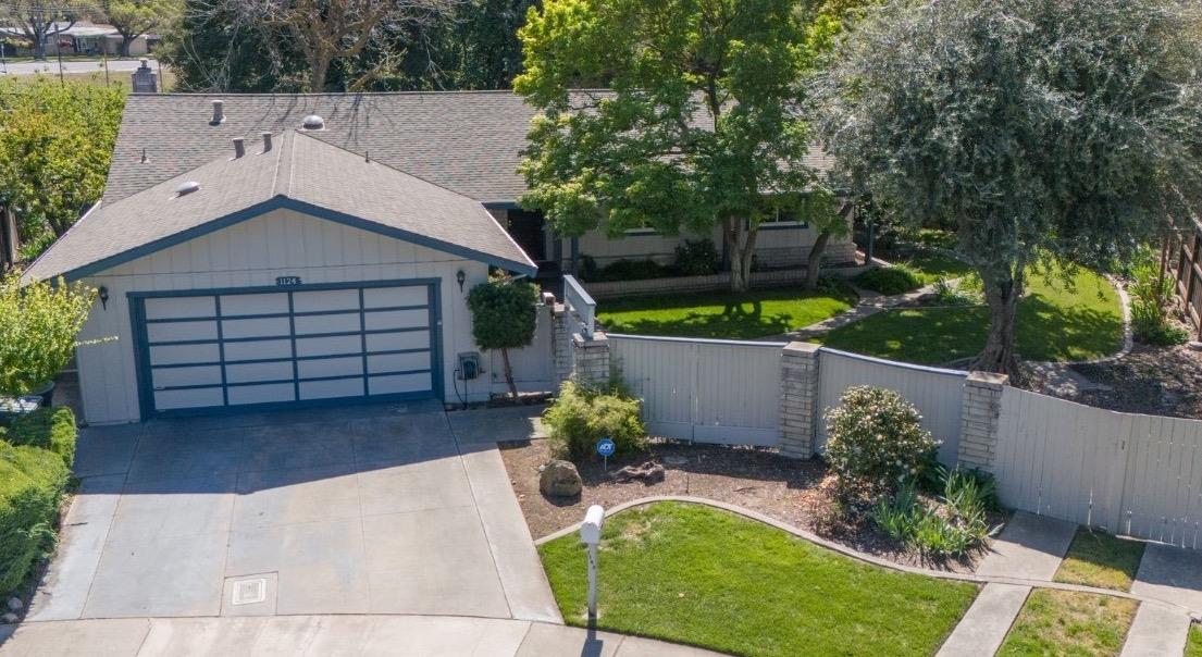 Detail Gallery Image 1 of 8 For 1124 Salisbury Ln, Modesto,  CA 95350 - 3 Beds | 2 Baths