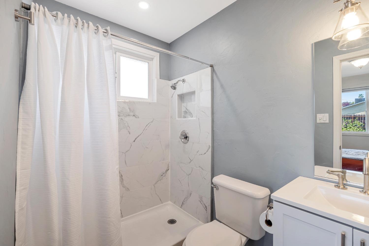 Detail Gallery Image 22 of 34 For 1323 School St, Folsom,  CA 95630 - 3 Beds | 2 Baths