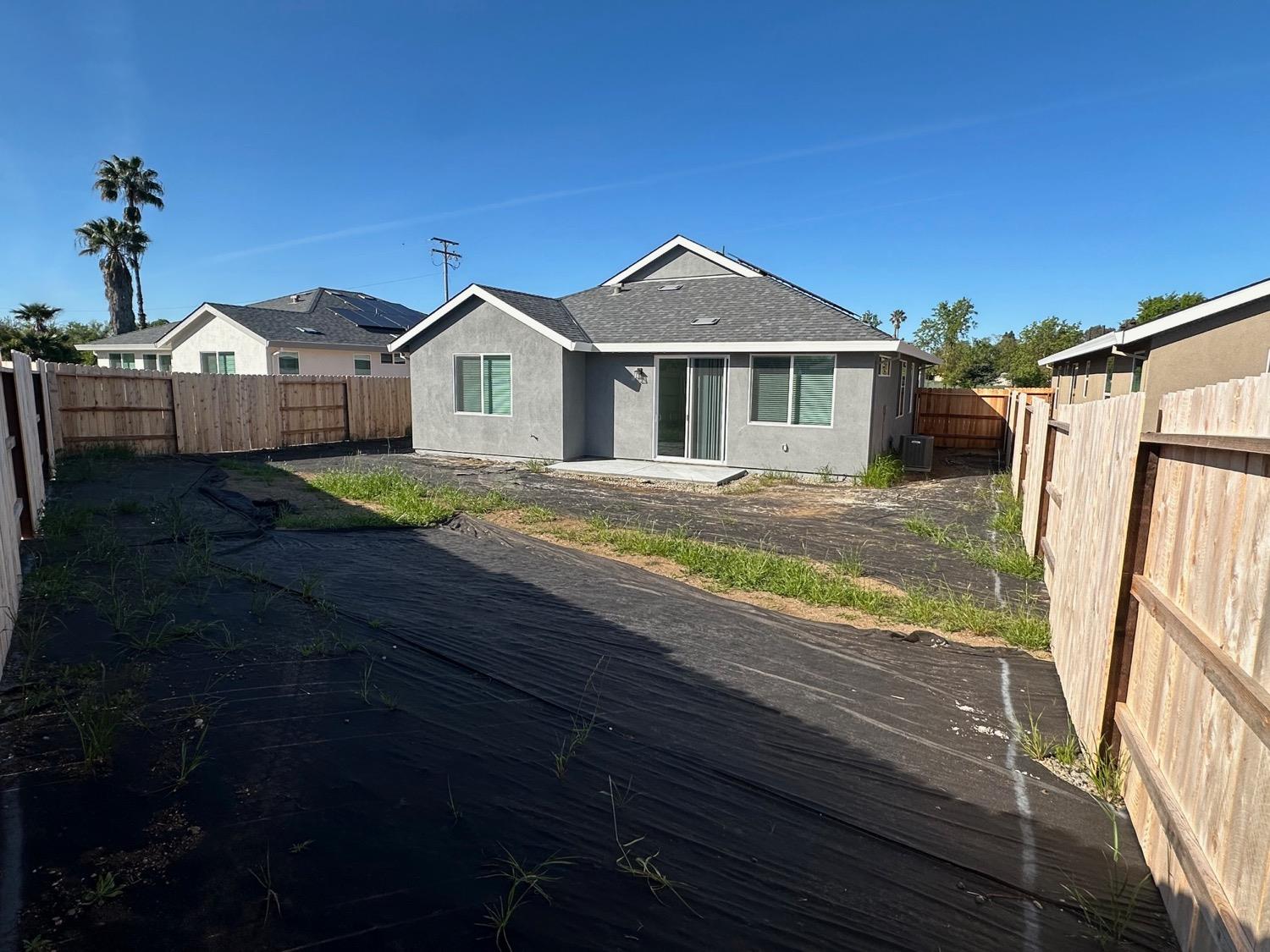 Detail Gallery Image 3 of 33 For 7304 Front St, Rio Linda,  CA 95673 - 3 Beds | 2 Baths