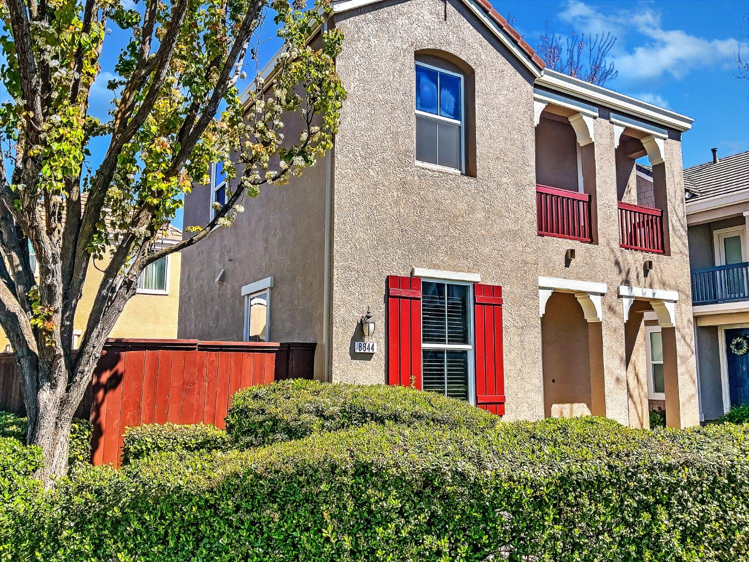 Detail Gallery Image 1 of 31 For 8844 Imray Way, Elk Grove,  CA 95624 - 3 Beds | 2/1 Baths