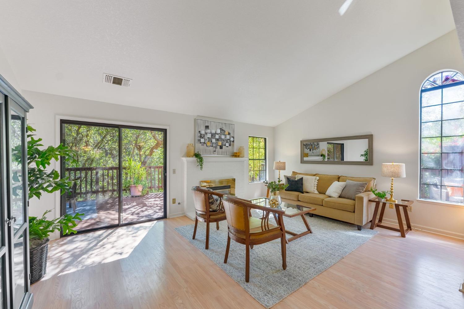 Detail Gallery Image 11 of 50 For 250 Winding Canyon Ln, Folsom,  CA 95630 - 3 Beds | 2 Baths