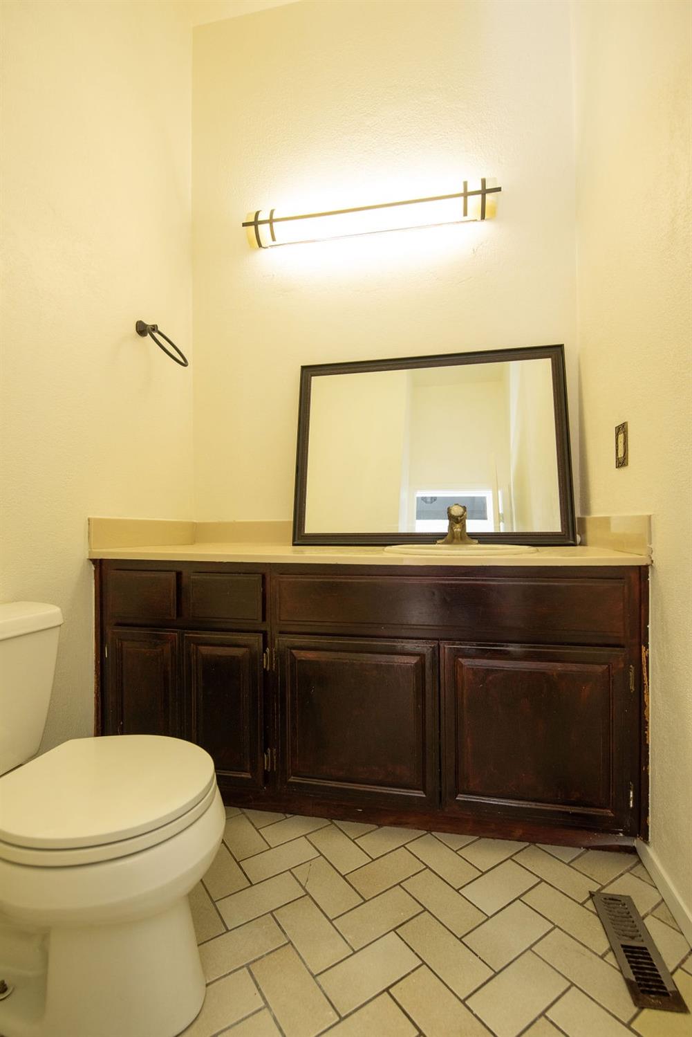 Detail Gallery Image 11 of 44 For 501 Rose Ave #11,  Modesto,  CA 95355 - 3 Beds | 2/1 Baths
