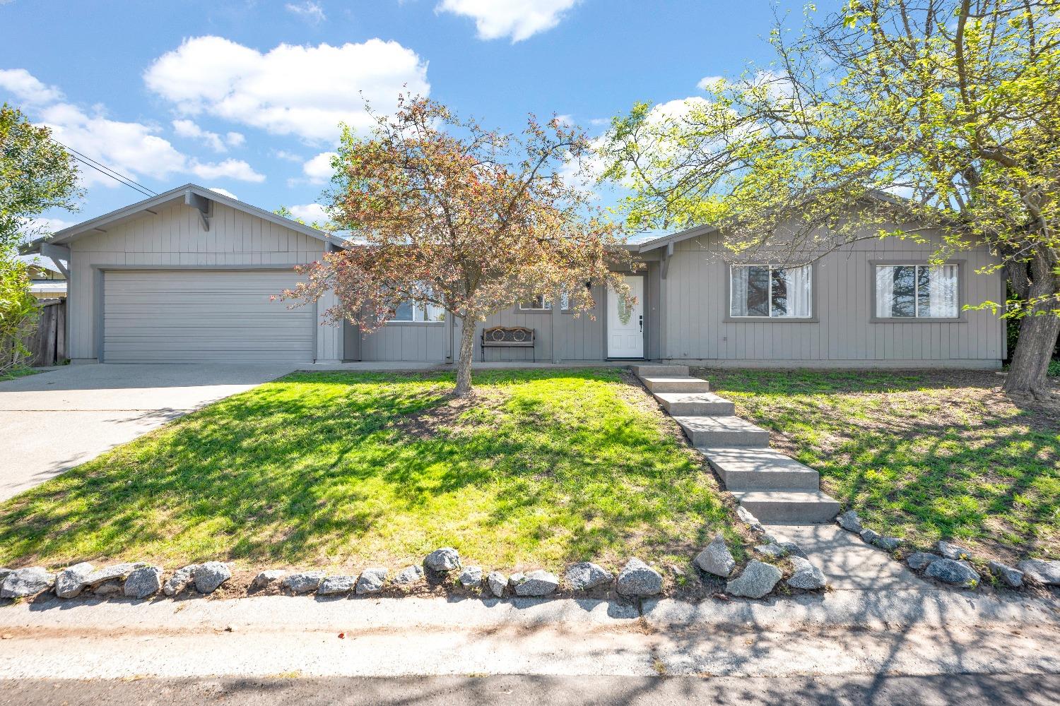 Detail Gallery Image 2 of 53 For 3481 Margaret Dr, Loomis,  CA 95650 - 3 Beds | 2 Baths