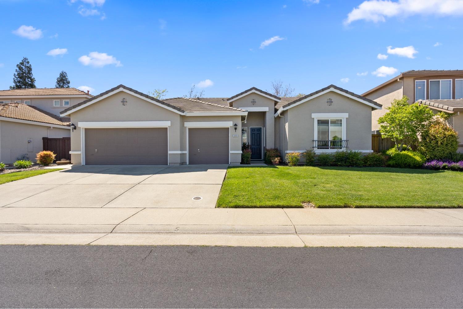 Photo of 3009 Sutter Buttes Dr in Roseville, CA