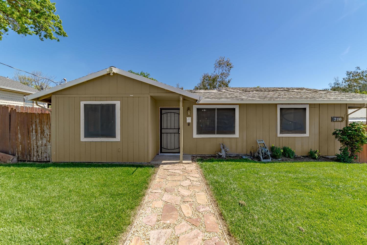 Detail Gallery Image 2 of 56 For 210 6th St, Wheatland,  CA 95692 - 3 Beds | 2 Baths