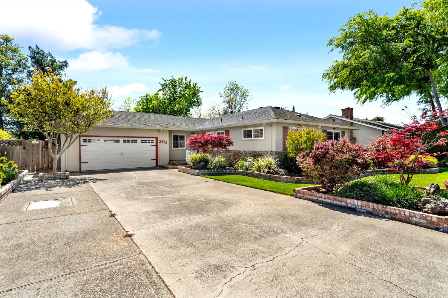 Detail Gallery Image 1 of 38 For 2306 Rutledge Way, Stockton,  CA 95207 - 3 Beds | 2 Baths