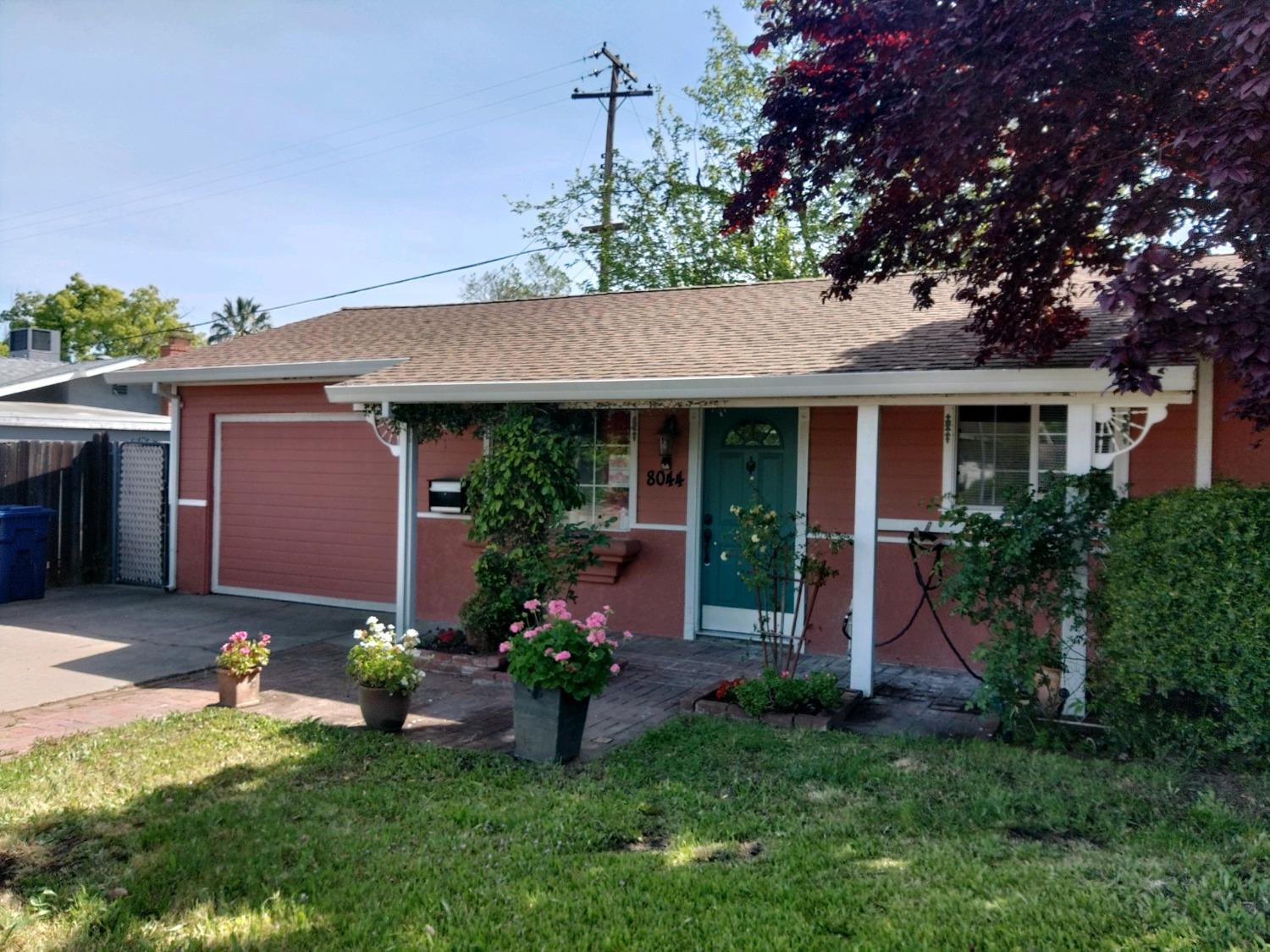Photo of 8044 Lichen Dr in Citrus Heights, CA