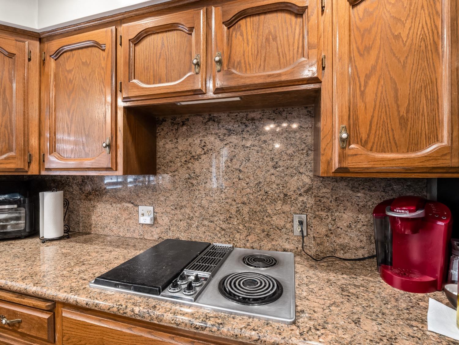 Detail Gallery Image 13 of 27 For 1010 S Clovis Ave #108,  Fresno,  CA 93727 - 3 Beds | 2 Baths