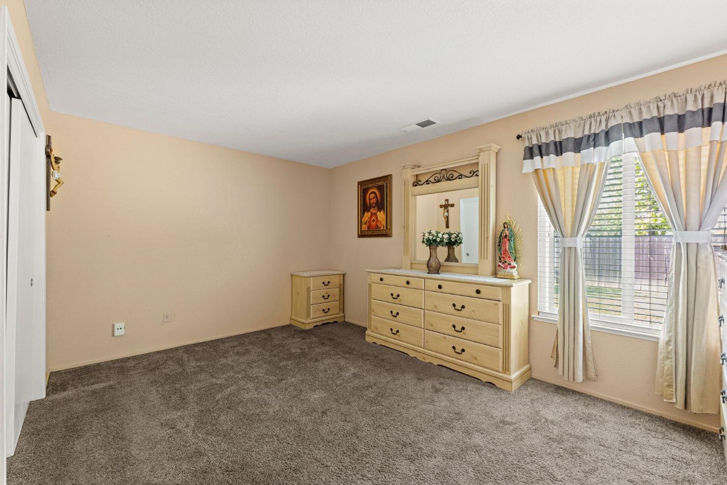 Detail Gallery Image 21 of 36 For 1015 W Harney Ln, Lodi,  CA 95240 - 3 Beds | 2 Baths
