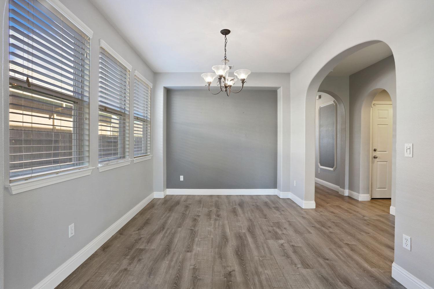 Detail Gallery Image 13 of 51 For 1639 Vasco St, Manteca,  CA 95337 - 4 Beds | 2/1 Baths
