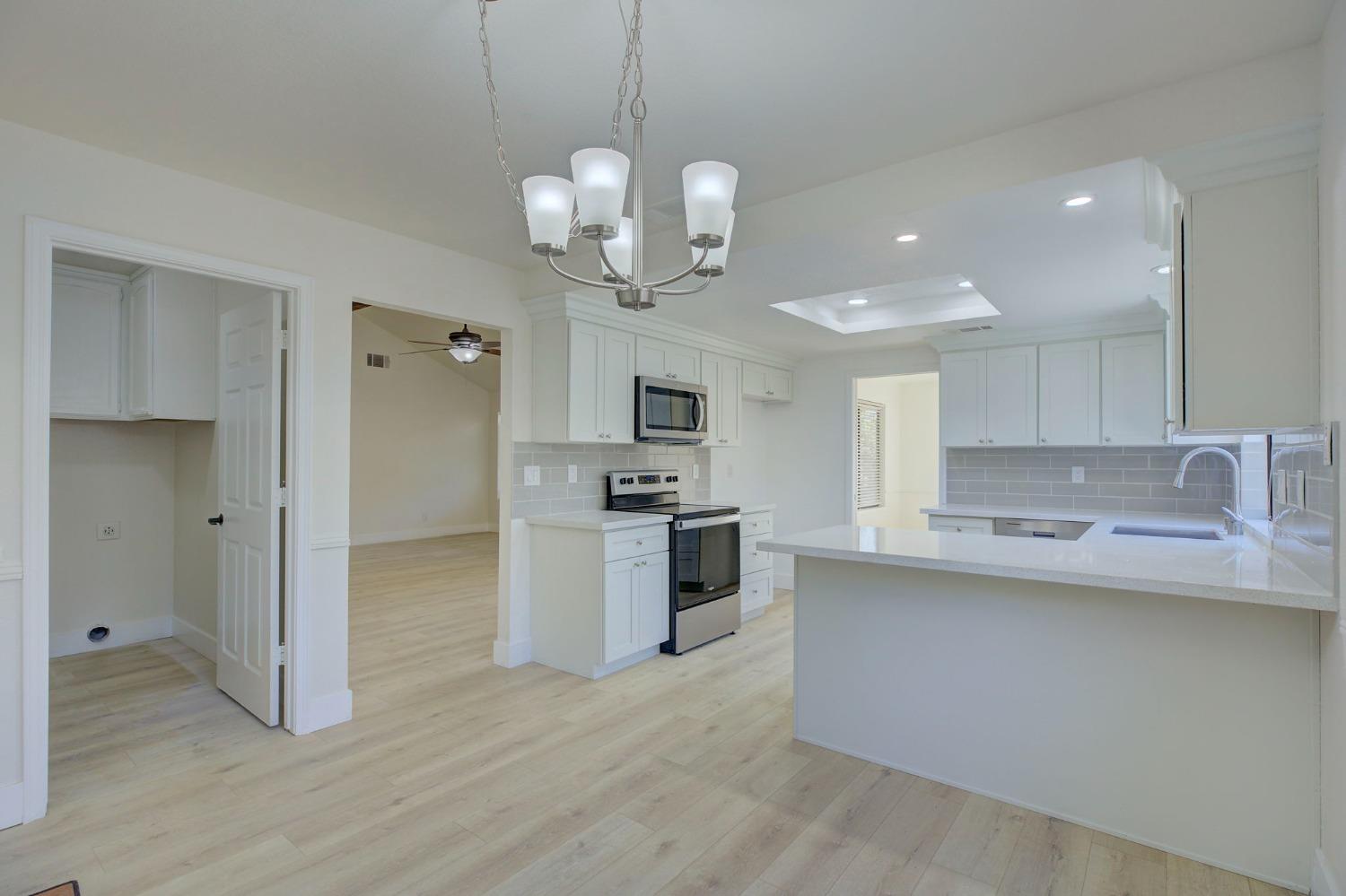 Detail Gallery Image 2 of 29 For 3757 Montclair Rd, Cameron Park,  CA 95682 - 3 Beds | 2 Baths