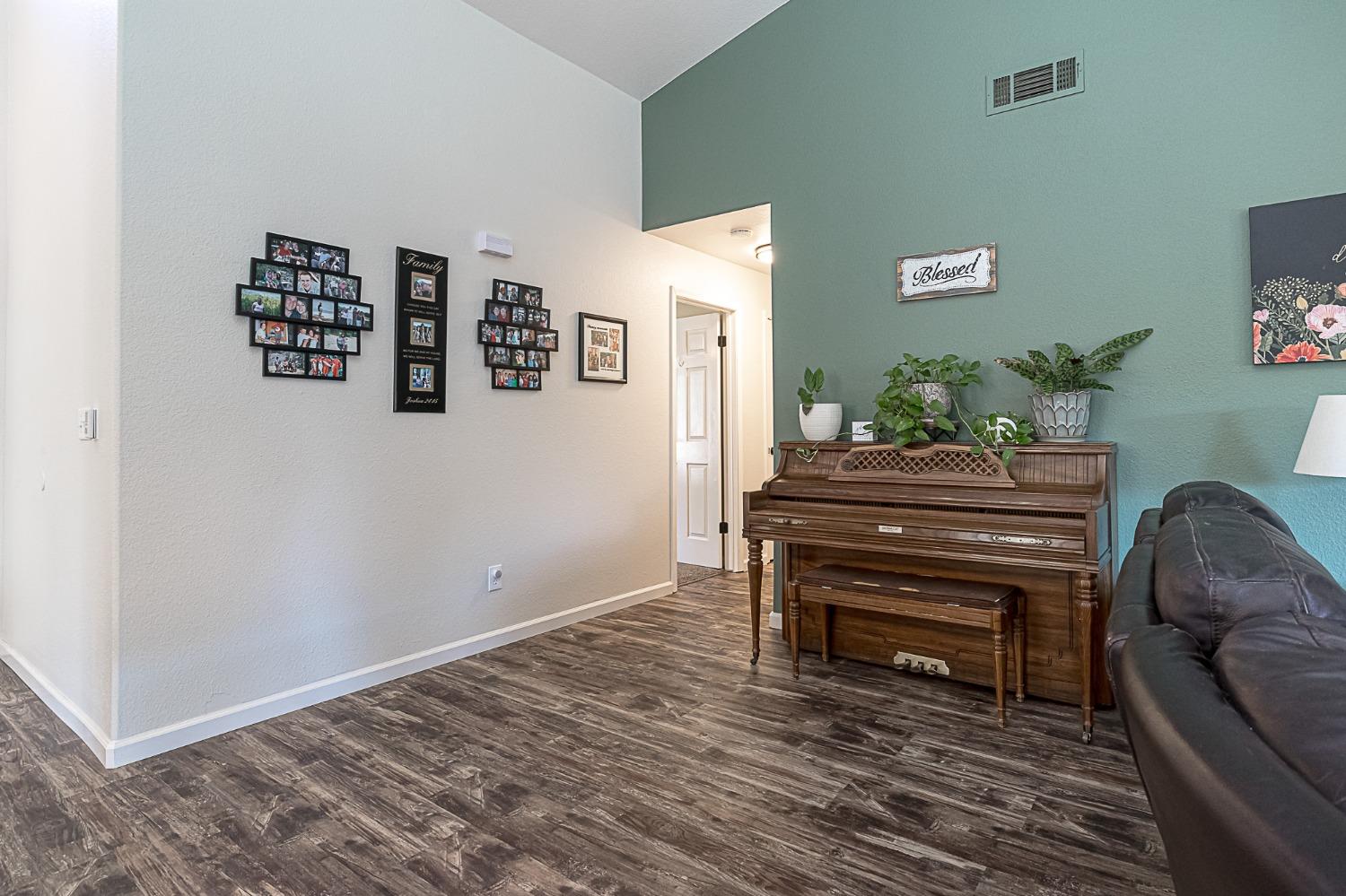 Detail Gallery Image 16 of 27 For 520 S 9th St, Patterson,  CA 95363 - 3 Beds | 2 Baths