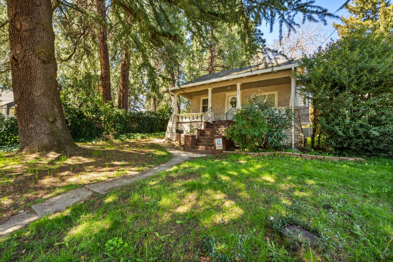 Photo of 434 S Auburn St in Grass Valley, CA