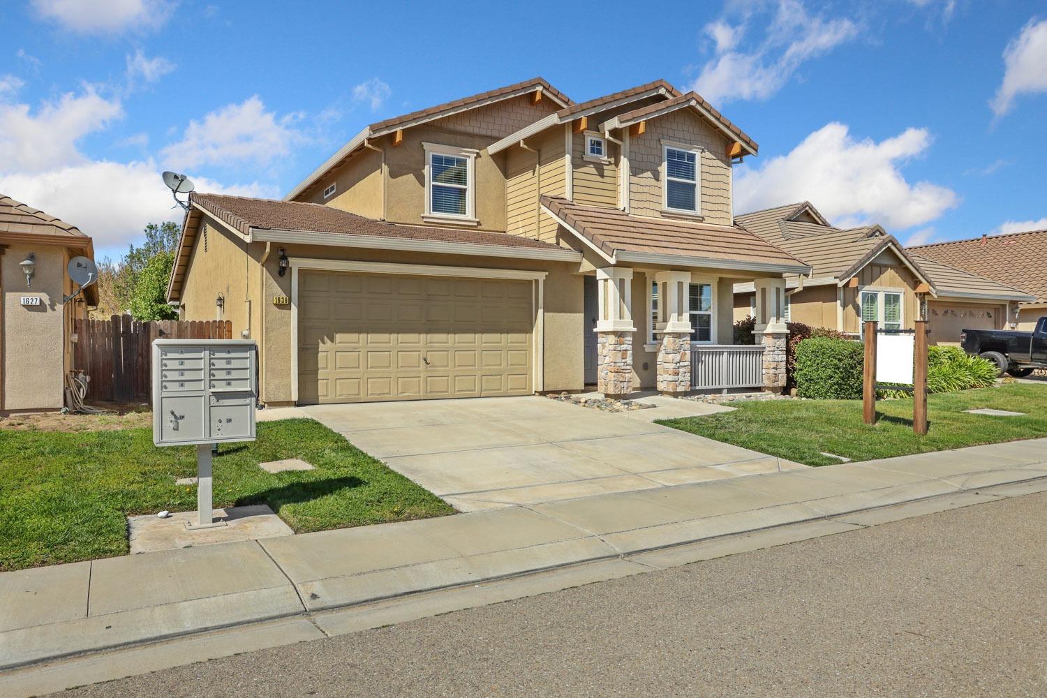 Detail Gallery Image 1 of 51 For 1639 Vasco St, Manteca,  CA 95337 - 4 Beds | 2/1 Baths