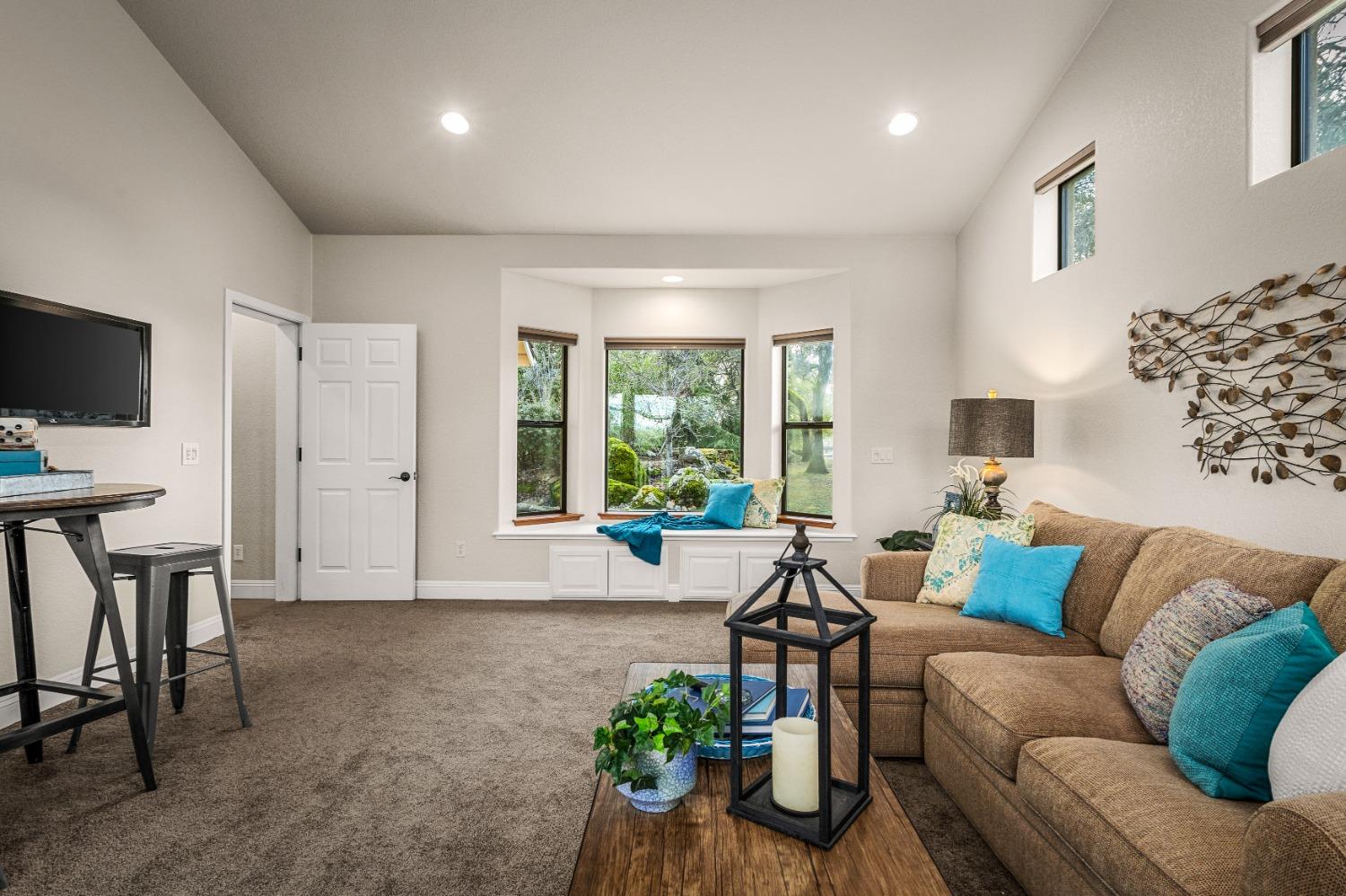 Detail Gallery Image 19 of 31 For 10717 Rolling Oaks Ct, Auburn,  CA 95602 - 4 Beds | 2 Baths