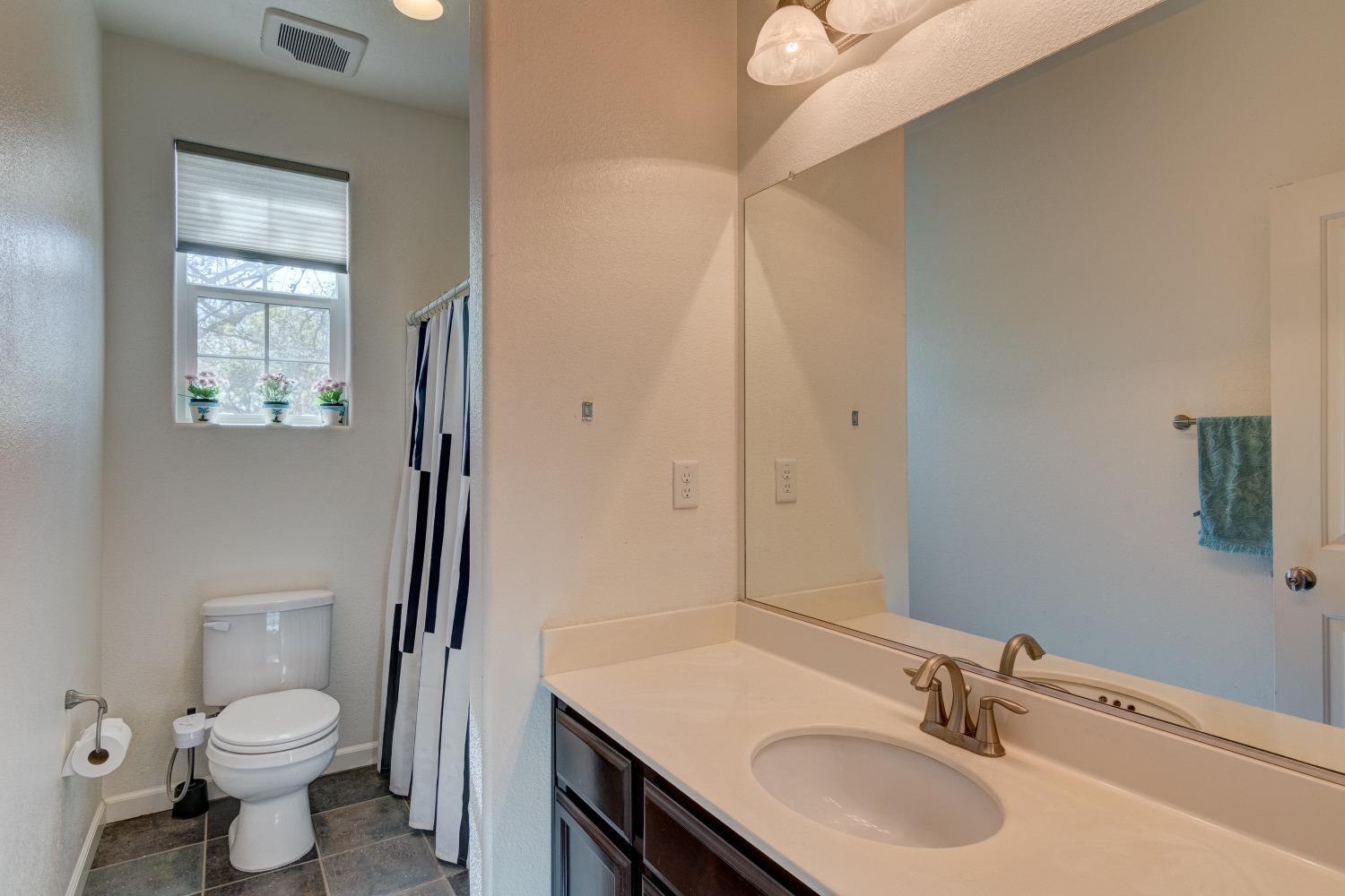 Detail Gallery Image 22 of 29 For 3616 Santo Ter, Davis,  CA 95618 - 3 Beds | 2/1 Baths