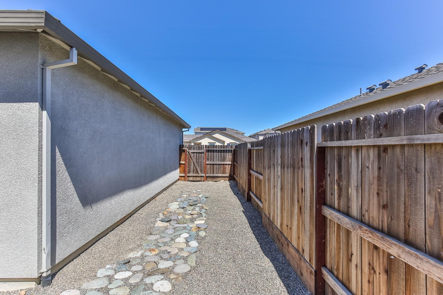 Detail Gallery Image 28 of 33 For 1950 Manchester Dr, Linda,  CA 95901 - 3 Beds | 2 Baths