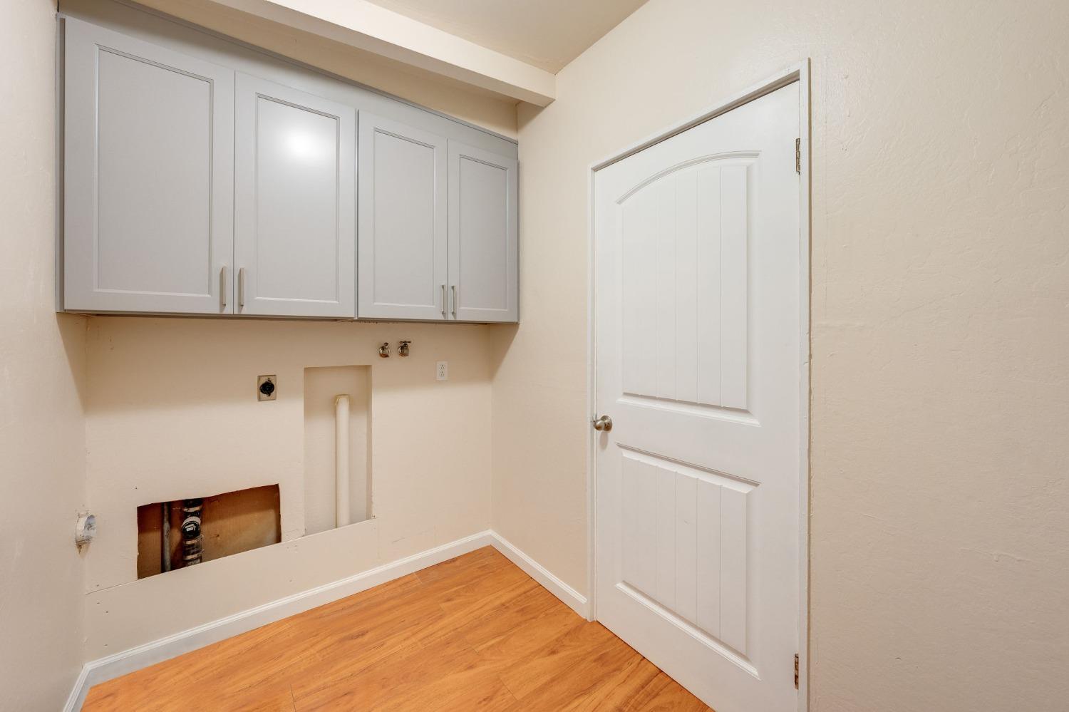 Detail Gallery Image 4 of 35 For 502 Summit Pl, Stockton,  CA 95207 - 3 Beds | 2 Baths