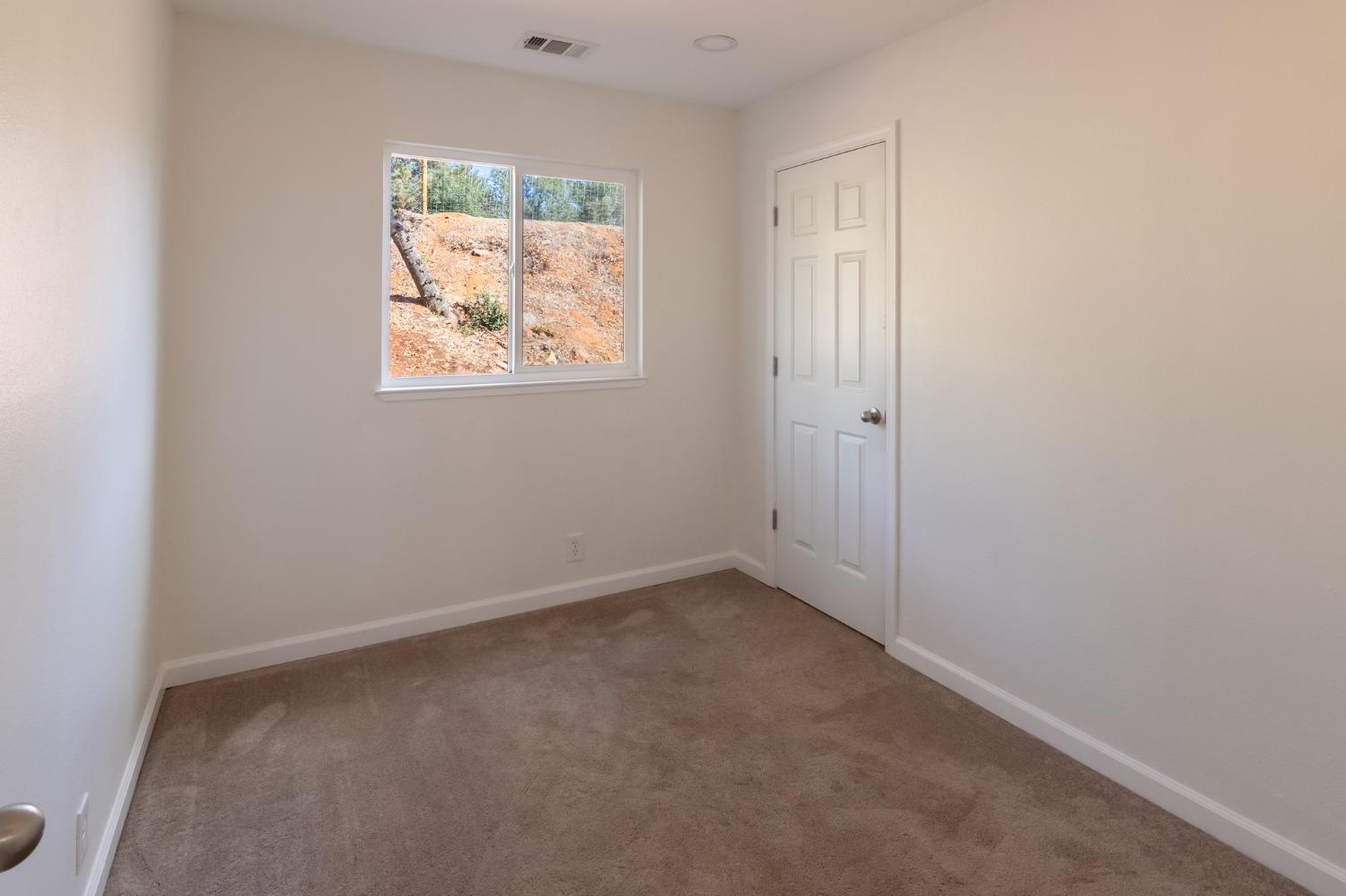 Detail Gallery Image 13 of 25 For 16305 Alexandra Way, Grass Valley,  CA 95949 - 4 Beds | 2 Baths