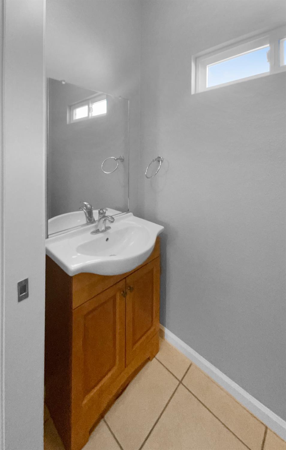 Detail Gallery Image 17 of 42 For 1325 Robinson Ln, Lodi,  CA 95242 - 3 Beds | 2/1 Baths