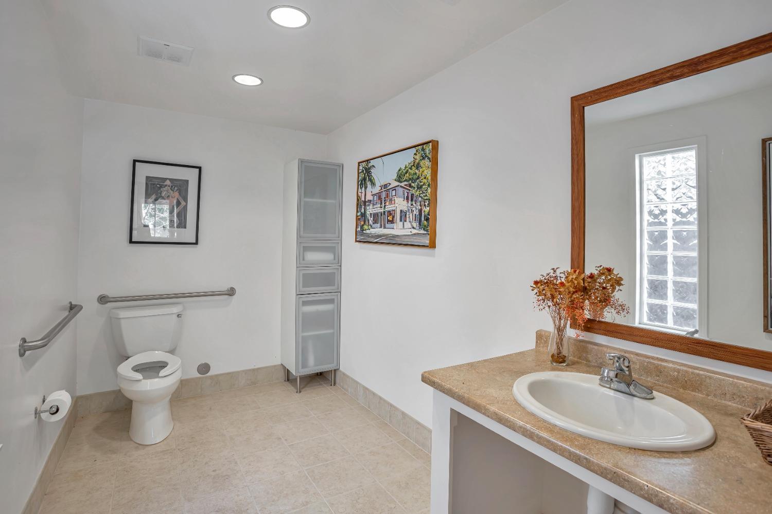 Detail Gallery Image 13 of 56 For 2673 21st St, Sacramento,  CA 95818 - – Beds | – Baths