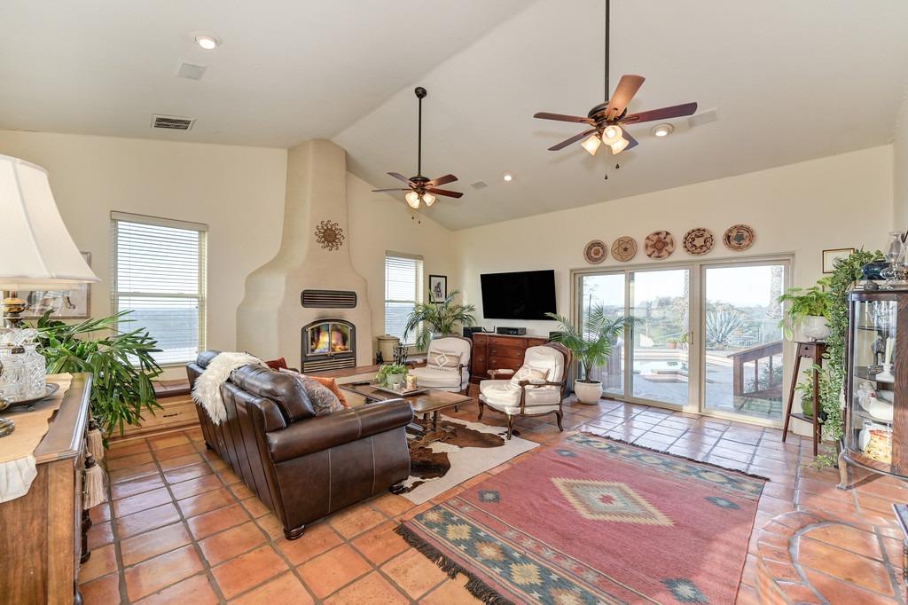 Detail Gallery Image 12 of 86 For 6099 Wind River Dr, Valley Springs,  CA 95252 - 4 Beds | 2 Baths