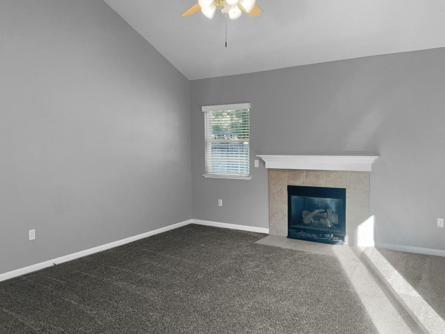 Detail Gallery Image 11 of 42 For 1325 Robinson Ln, Lodi,  CA 95242 - 3 Beds | 2/1 Baths