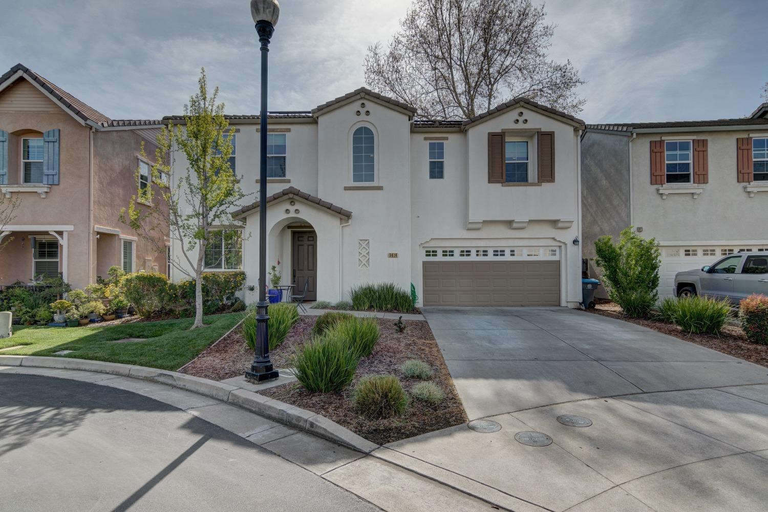 Detail Gallery Image 1 of 29 For 3616 Santo Ter, Davis,  CA 95618 - 3 Beds | 2/1 Baths