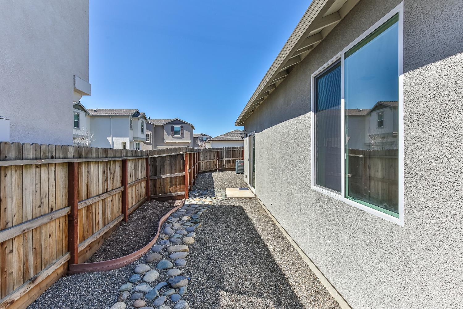 Detail Gallery Image 30 of 33 For 1950 Manchester Dr, Linda,  CA 95901 - 3 Beds | 2 Baths