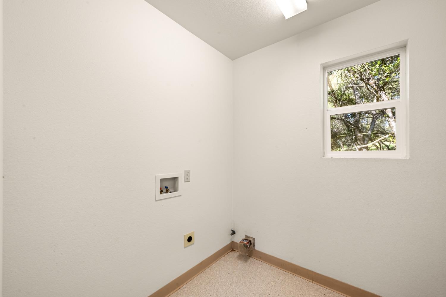 Gray Pine Way, Auburn, California image 11