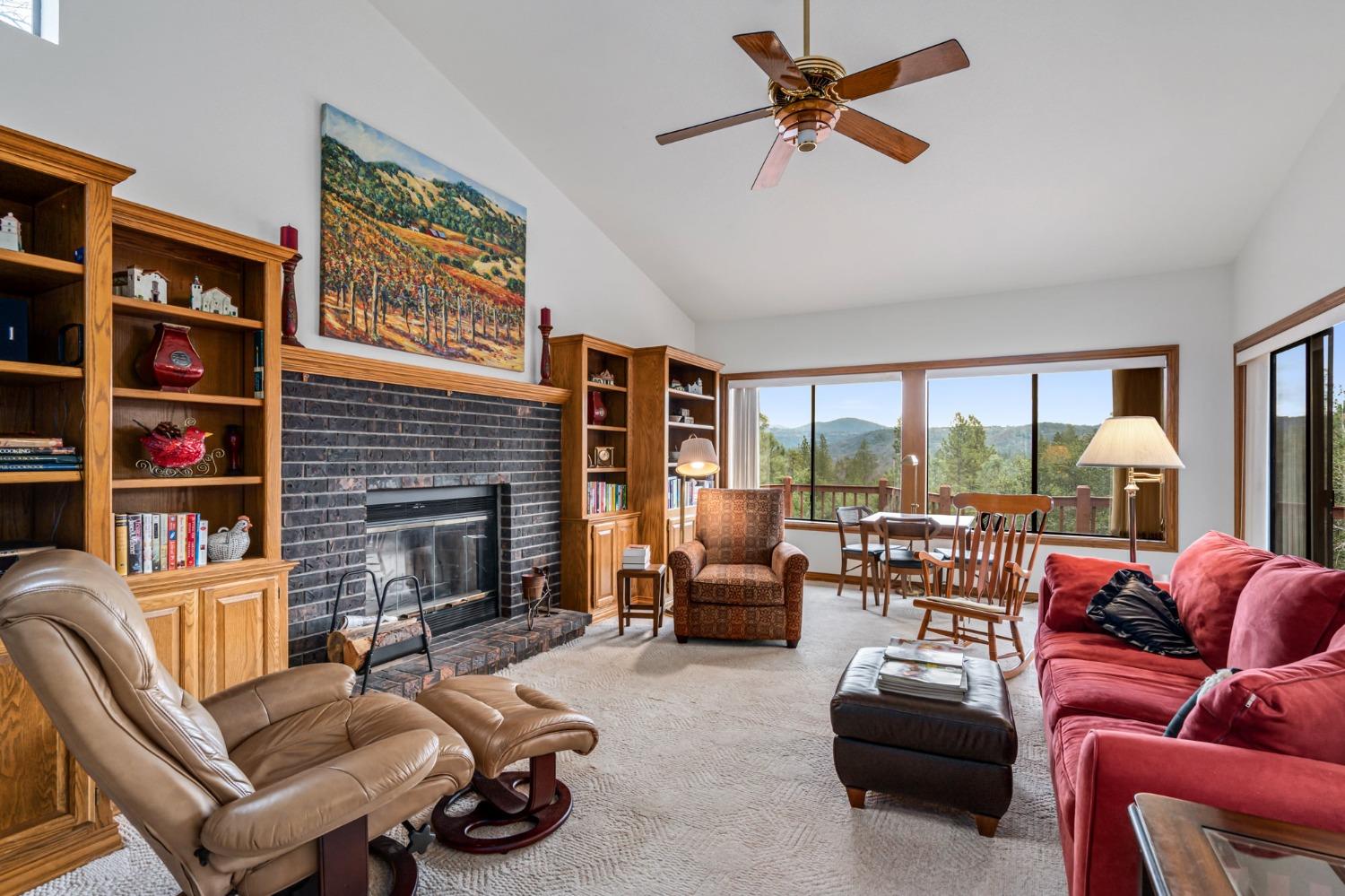 Detail Gallery Image 11 of 44 For 21320 Oneto Dr, Sonora,  CA 95370 - 3 Beds | 4 Baths
