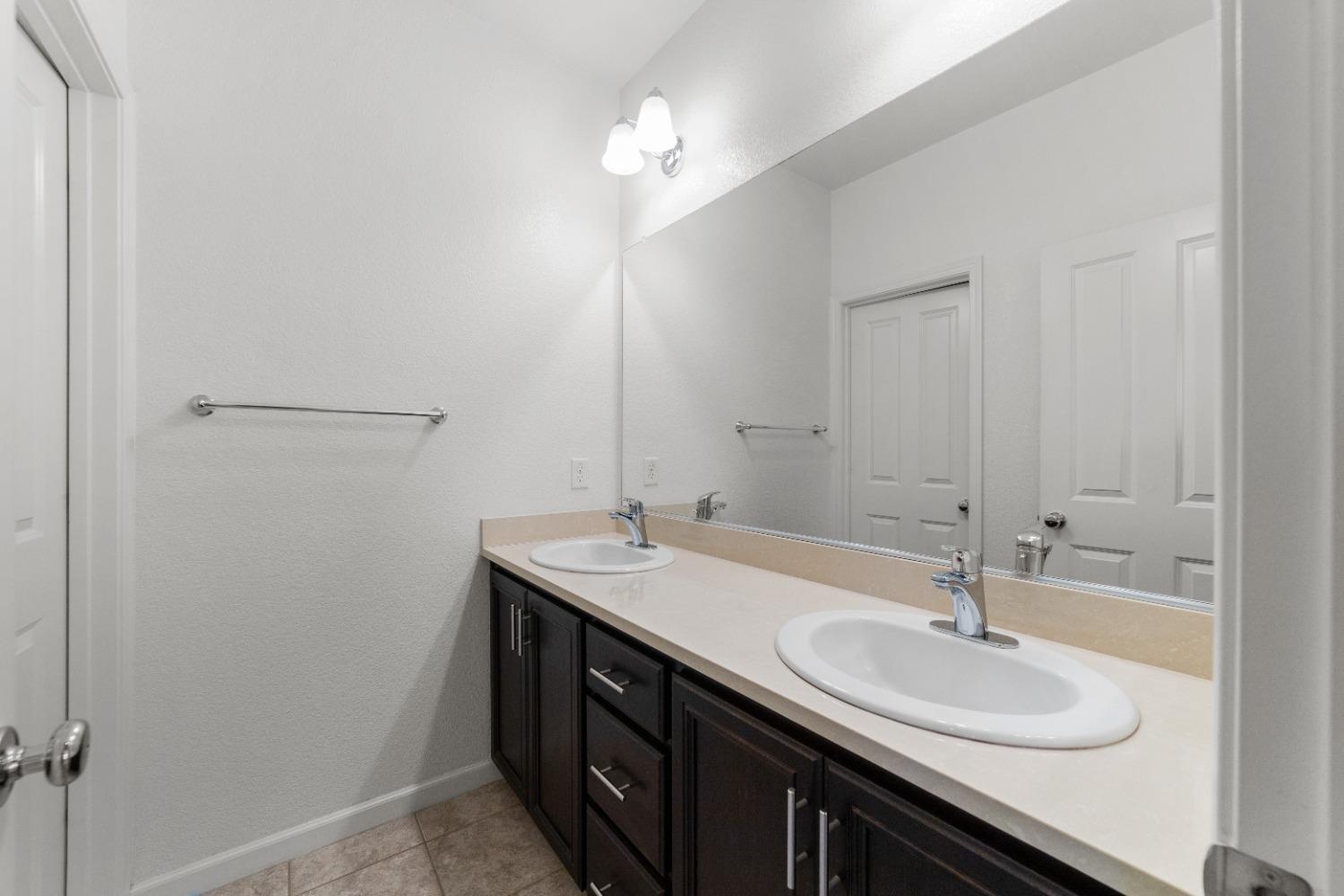 Detail Gallery Image 28 of 35 For 106 Bradley Ct, Folsom,  CA 95630 - 4 Beds | 2/1 Baths