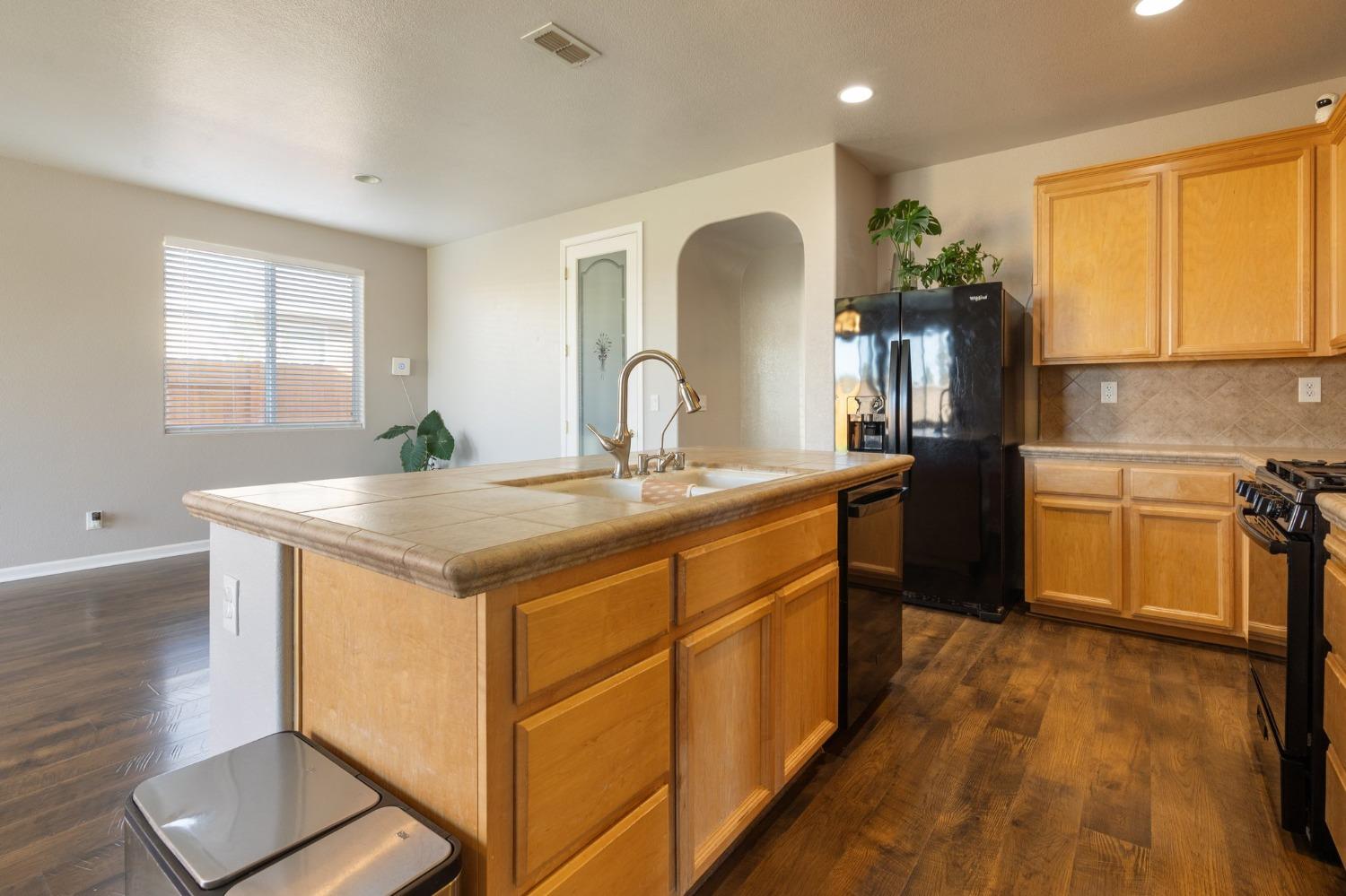 Detail Gallery Image 11 of 25 For 2189 August Way, Olivehurst,  CA 95961 - 3 Beds | 2 Baths