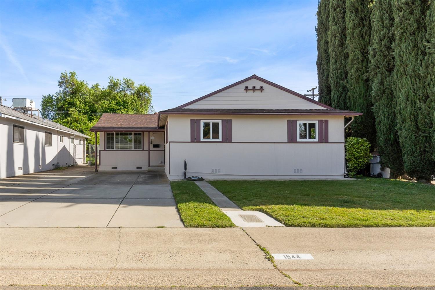 Photo of 1544 Portsmouth Ave in West Sacramento, CA