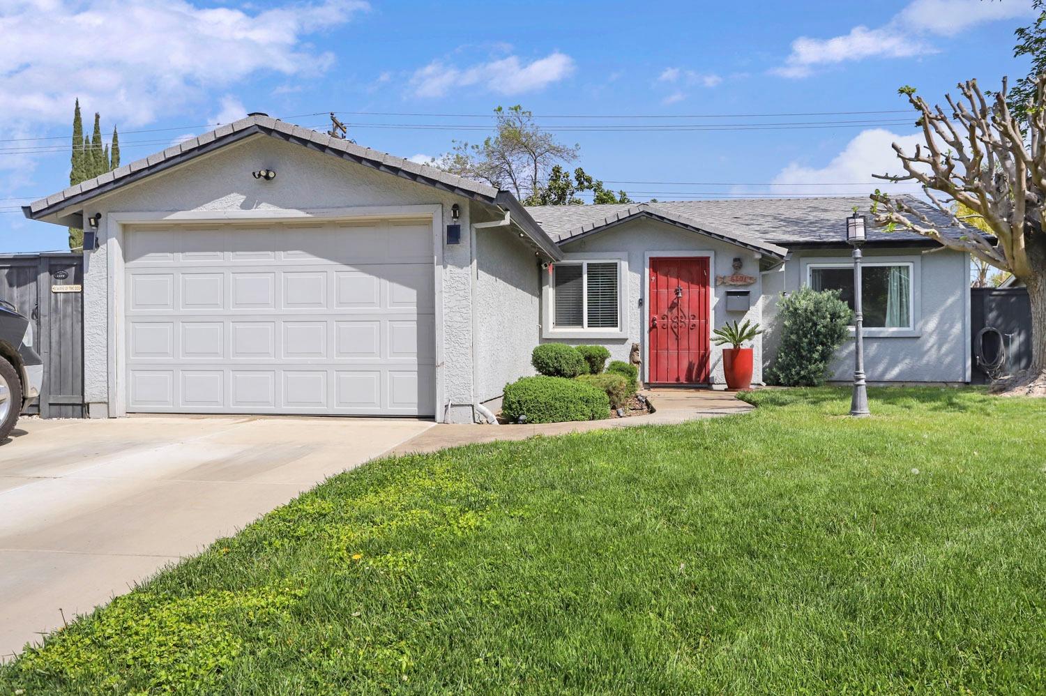 Photo of 6201 Sylvester Wy in Carmichael, CA