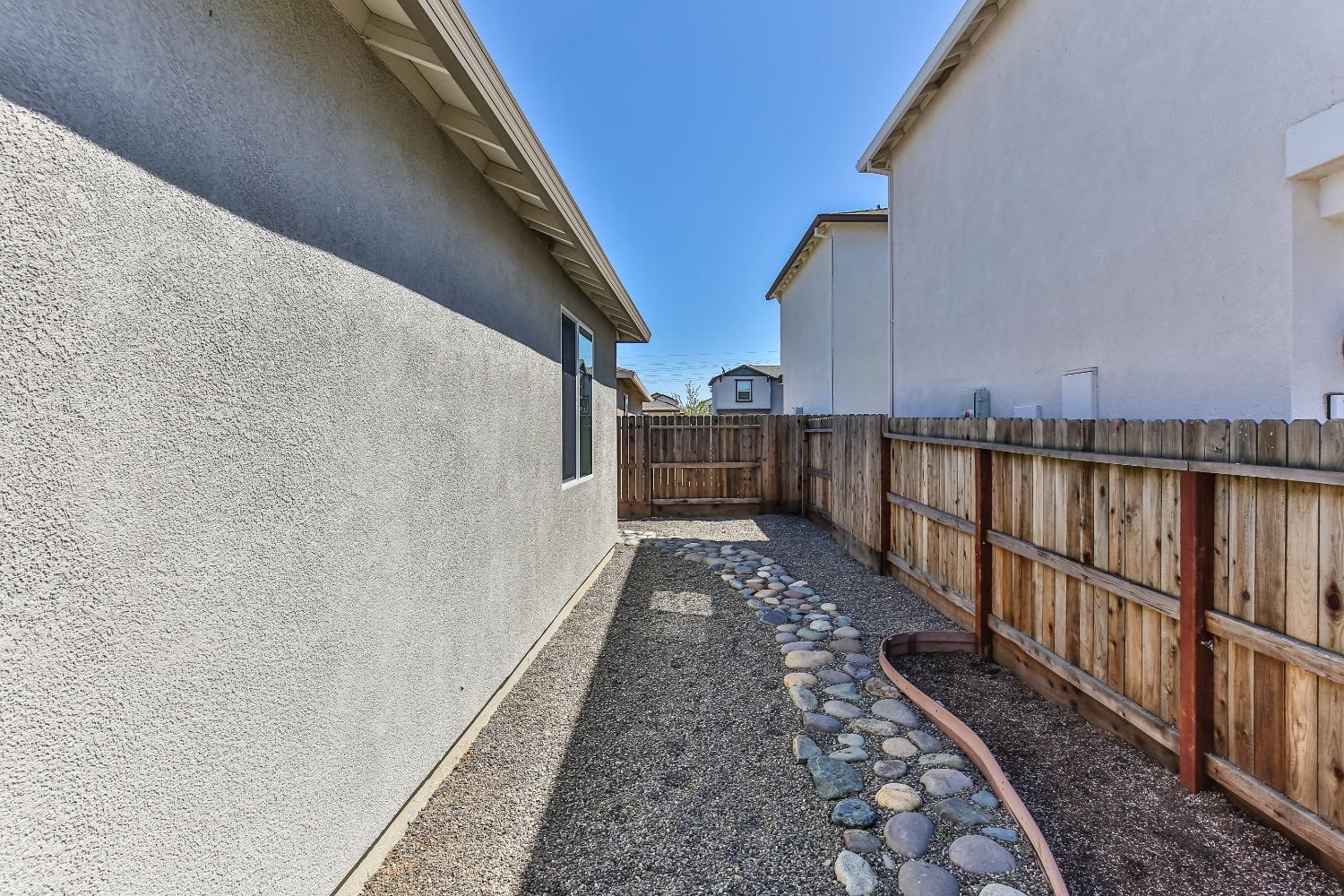 Detail Gallery Image 27 of 33 For 1950 Manchester Dr, Linda,  CA 95901 - 3 Beds | 2 Baths