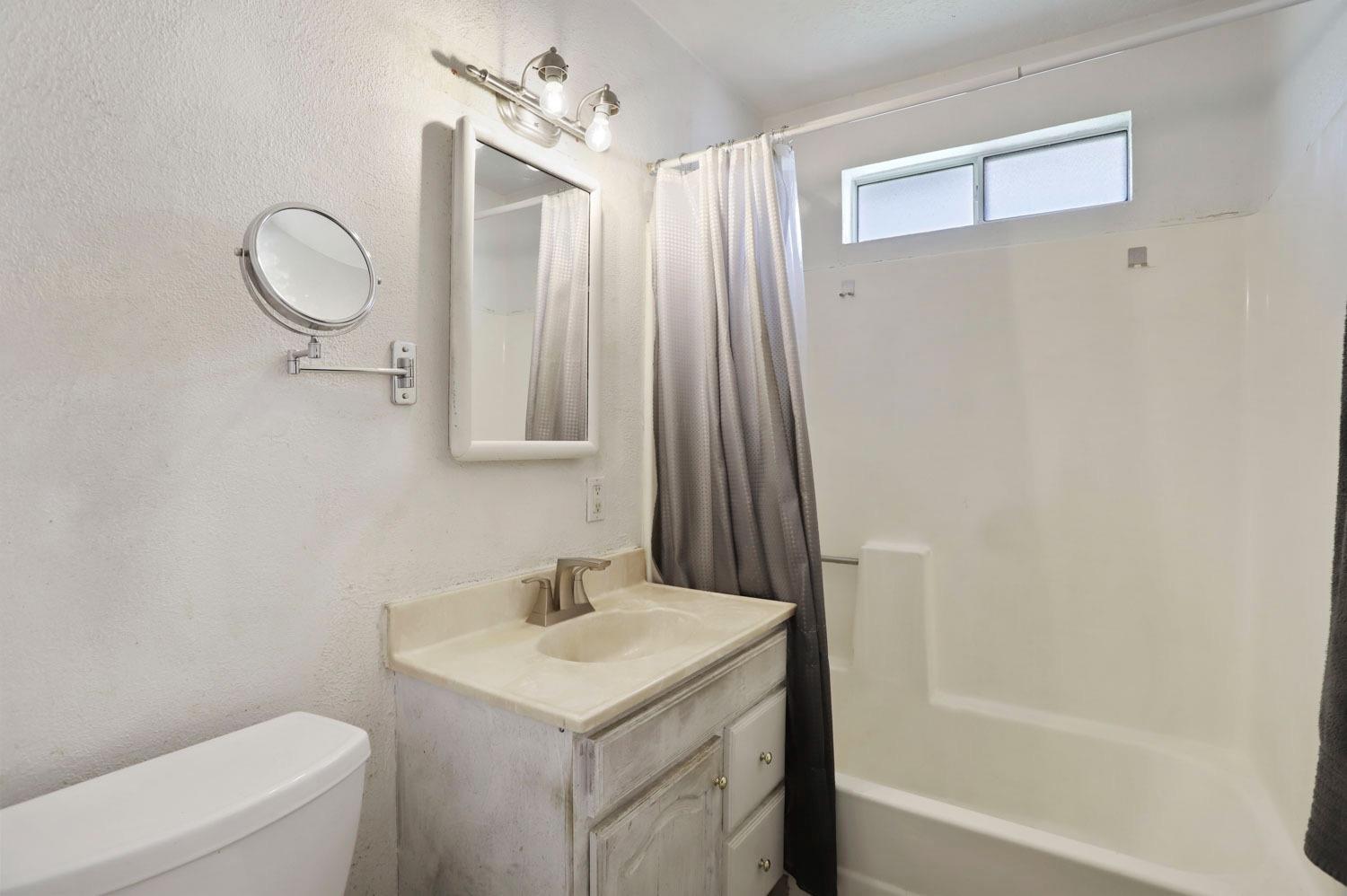 Detail Gallery Image 20 of 39 For 6201 Sylvester Way, Carmichael,  CA 95608 - 3 Beds | 1 Baths