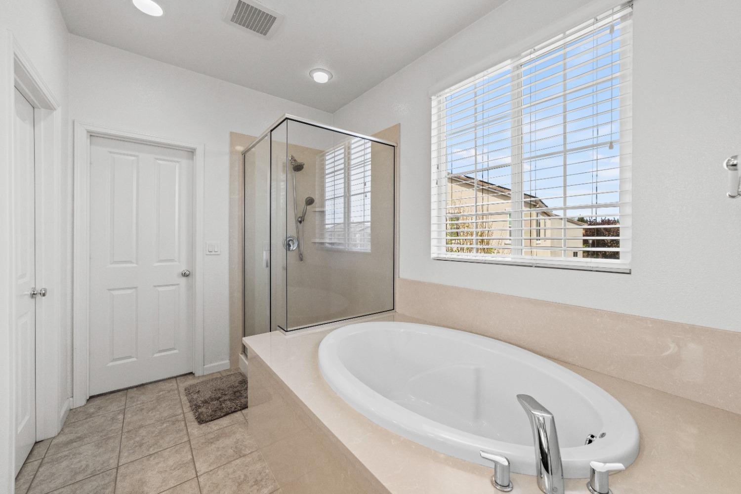 Detail Gallery Image 16 of 35 For 106 Bradley Ct, Folsom,  CA 95630 - 4 Beds | 2/1 Baths