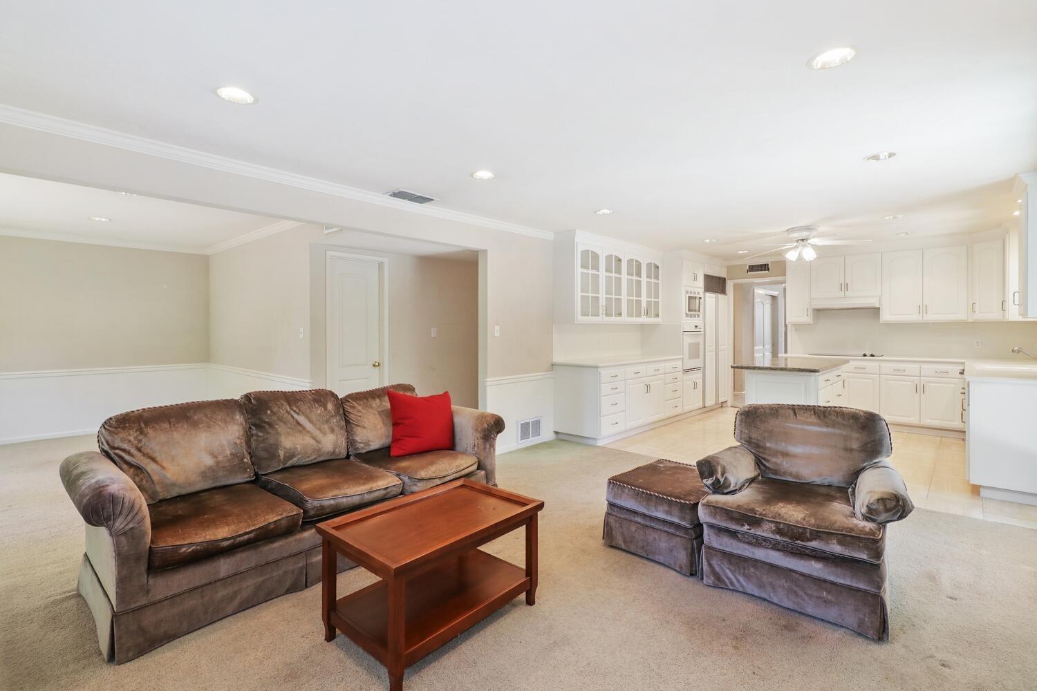 Detail Gallery Image 11 of 58 For 939 Stern Cir, Sacramento,  CA 95822 - 3 Beds | 2 Baths