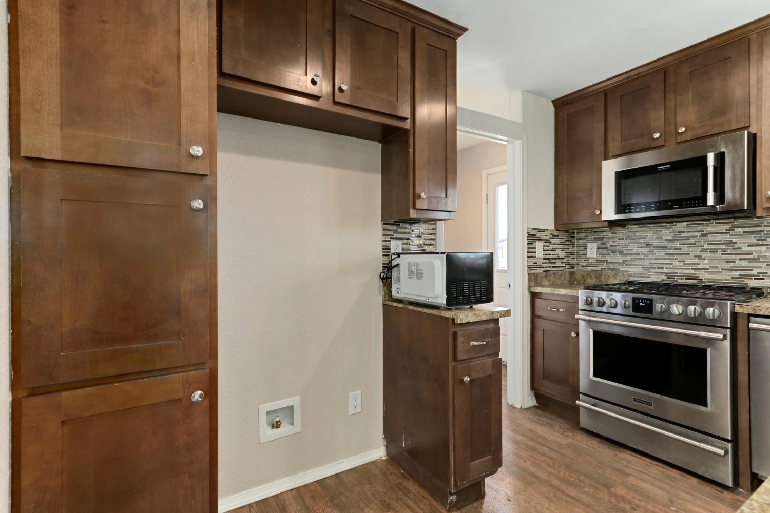 Detail Gallery Image 11 of 29 For 1224 E Gum Ave 14, Woodland,  CA 95776 - 3 Beds | 2 Baths