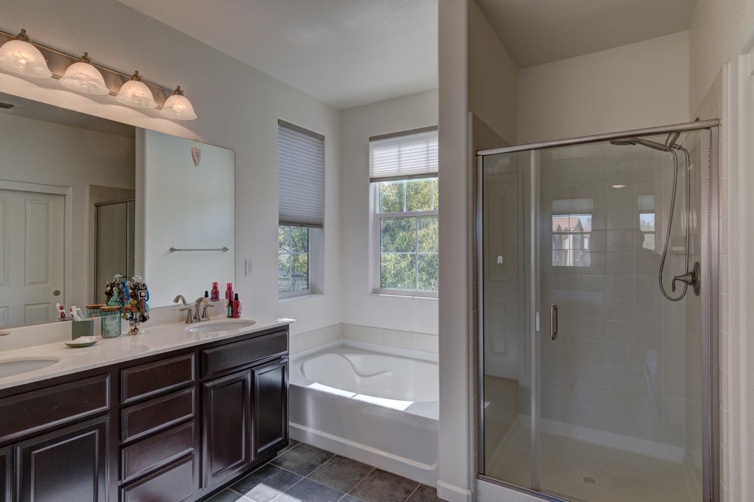Detail Gallery Image 18 of 29 For 3616 Santo Ter, Davis,  CA 95618 - 3 Beds | 2/1 Baths