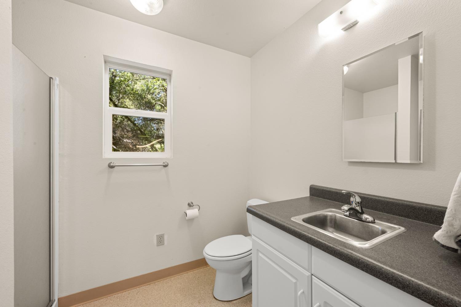 Gray Pine Way, Auburn, California image 12
