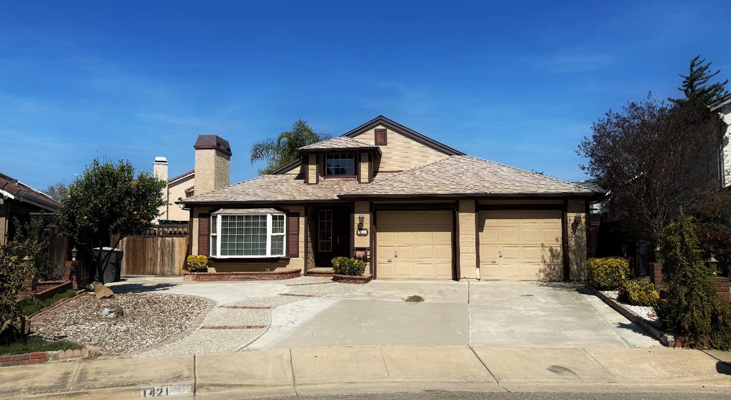 Photo of 1421 Pecan Ln in Tracy, CA