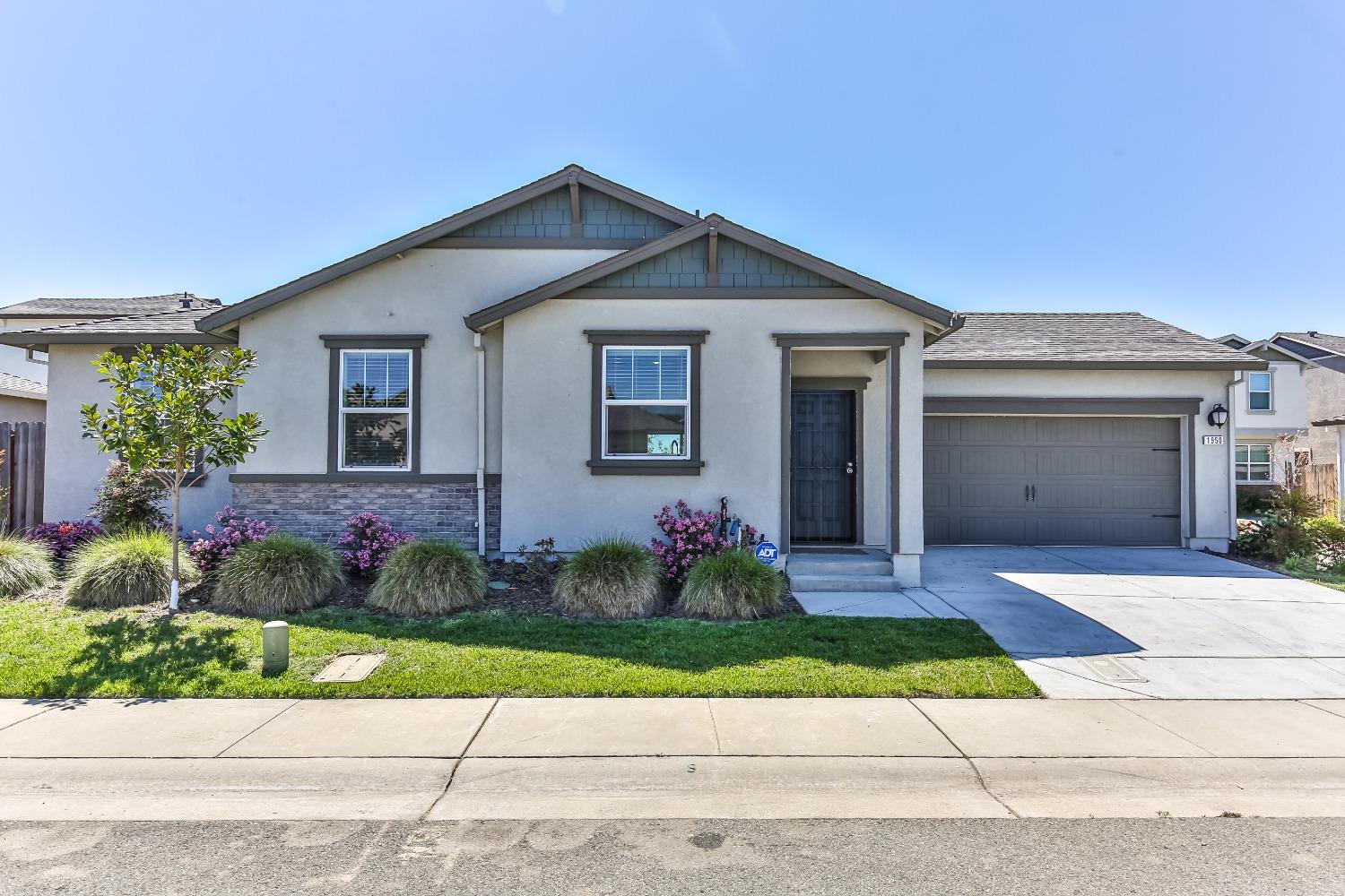 Detail Gallery Image 3 of 33 For 1950 Manchester Dr, Linda,  CA 95901 - 3 Beds | 2 Baths