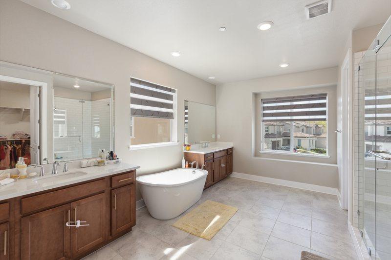 Detail Gallery Image 28 of 60 For 14917 View Terrace Ct, Folsom,  CA 95630 - 6 Beds | 4/1 Baths