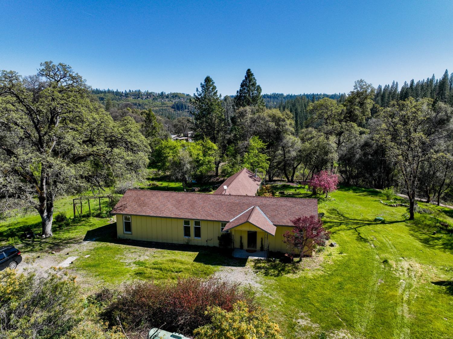 Photo of 11387 Newtown Rd in Nevada City, CA
