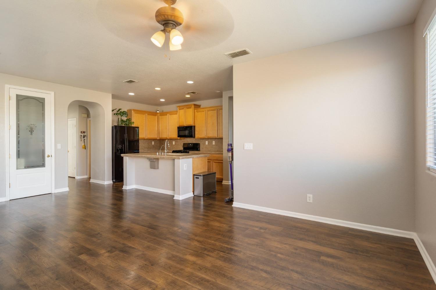 Detail Gallery Image 9 of 25 For 2189 August Way, Olivehurst,  CA 95961 - 3 Beds | 2 Baths
