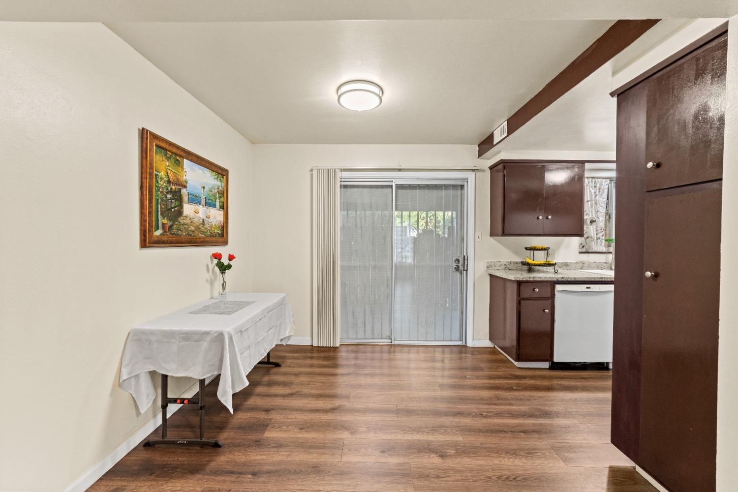 Detail Gallery Image 11 of 24 For 4467 Dorset St, Stockton,  CA 95207 - 2 Beds | 2/1 Baths