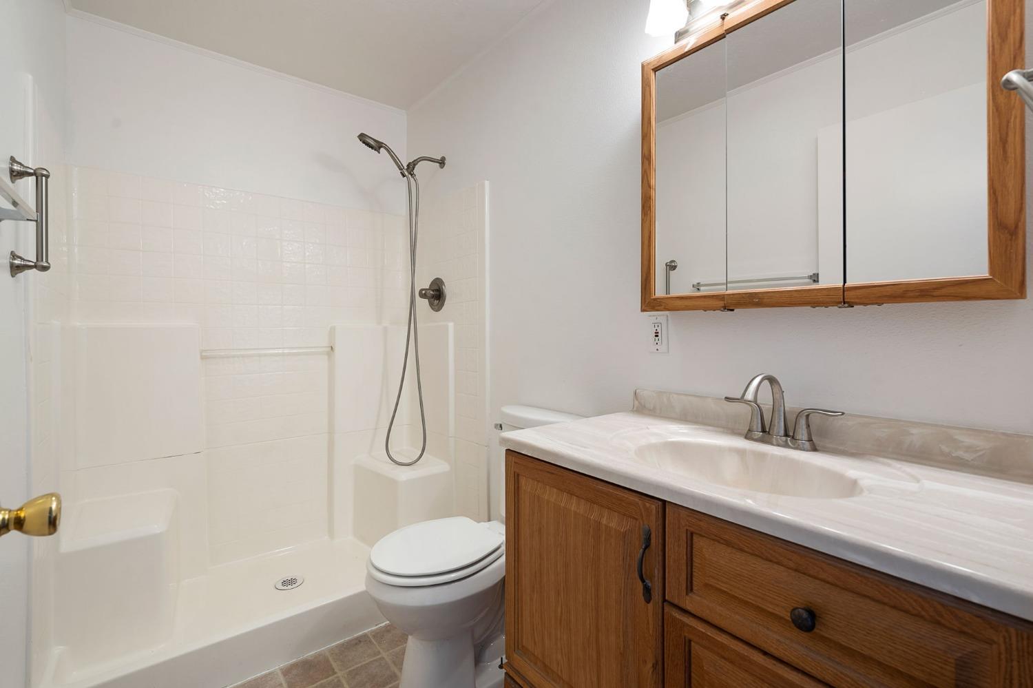 Detail Gallery Image 19 of 23 For 1544 Portsmouth Ave, West Sacramento,  CA 95691 - 4 Beds | 1 Baths